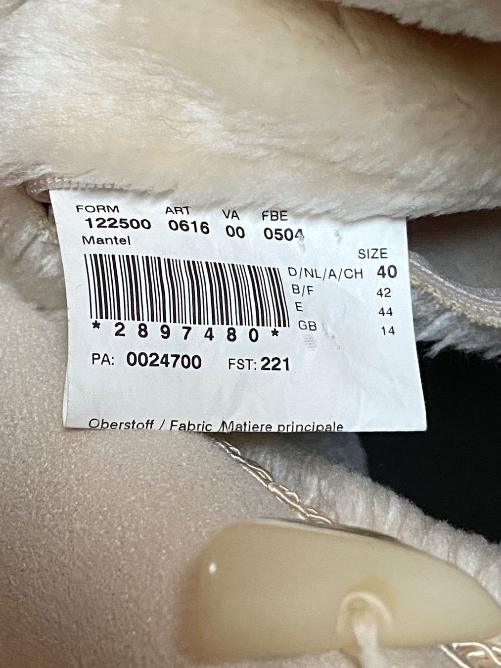 Mäntel: Great hooded off white coat. EUR40 – Neu (gemäss Beschreibung) aus Grund b. Gstaad von PlageNeige 6