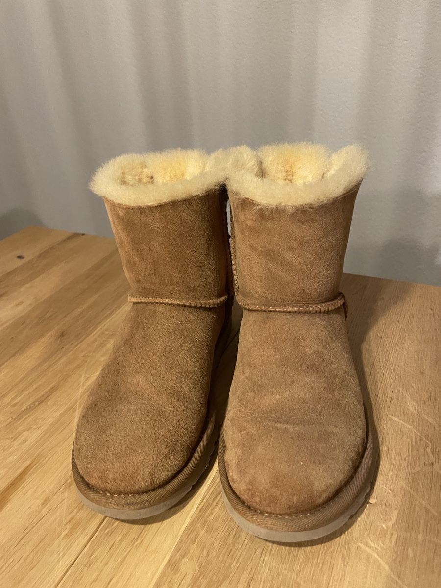 Ugg Scarpe da donna: UGG Boots, Grösse 36, Farbe camel – Usato da Oberdiessbach venduto da ram_b26k