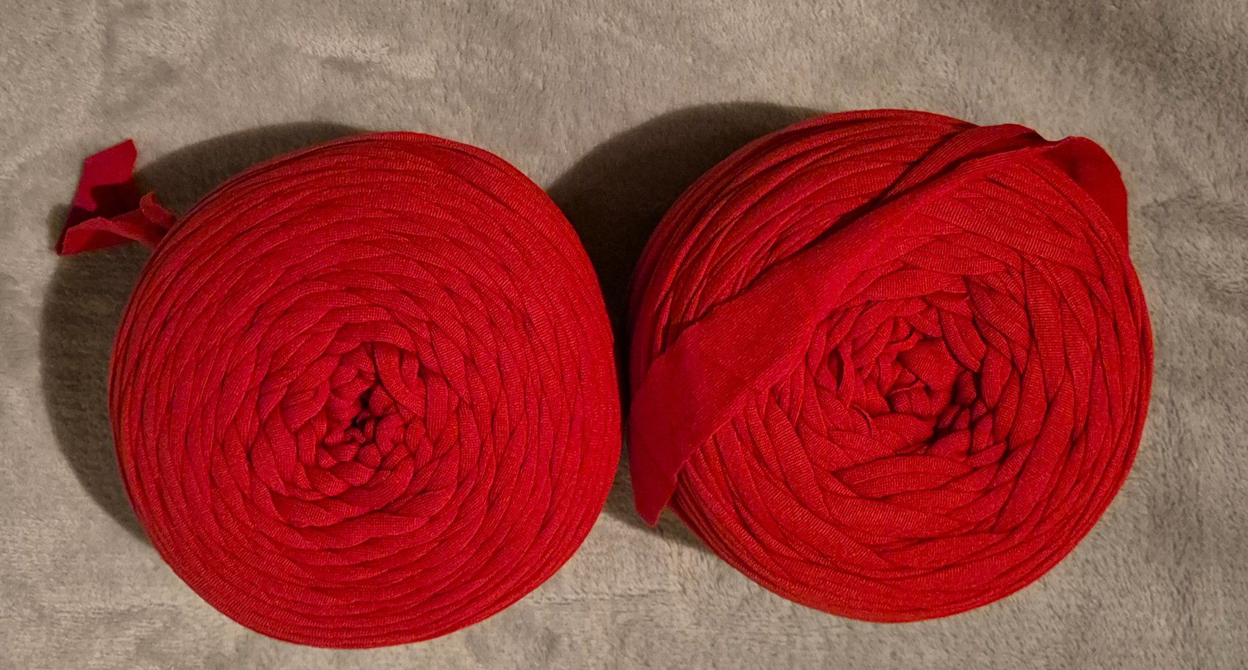 Sandnes Garn Lana: T-shirt-Garn Rot 2 Stück – Nuovo (secondo la descrizione) da Urtenen-Schönbühl venduto da Blume.9294
