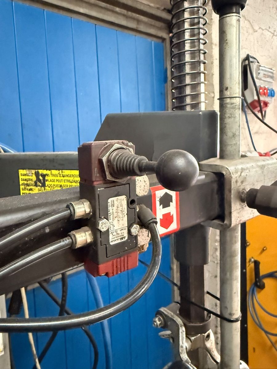 Tutte le macchine: Pneumontiermaschine – Usato da Inkwil venduto da rene712 3