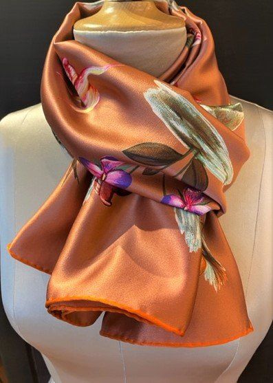 Fabric Frontline Foulard & Sciarpe: Seidenschal – Nuovo (secondo la descrizione) da Zürich venduto da Poppy108 5