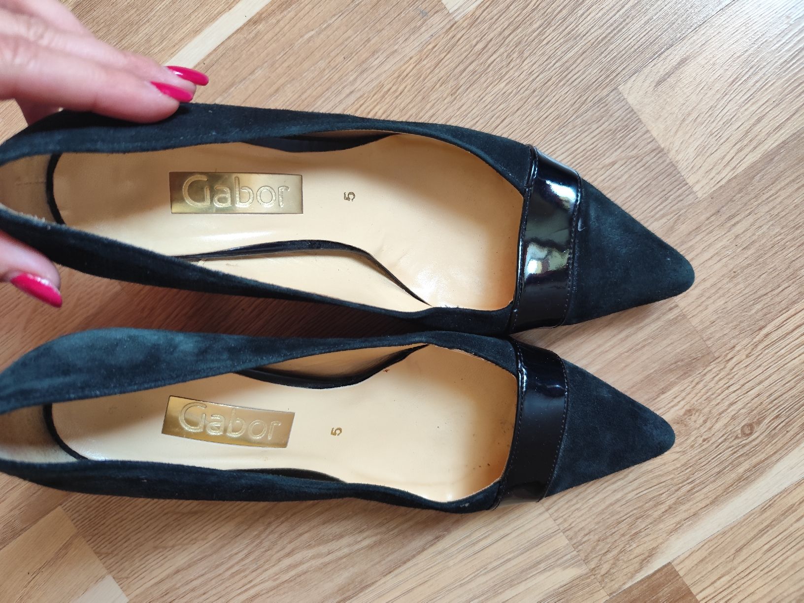 Gabor Scarpe da donna: Gabor Black Suede Pointed Toe Heels Size 5 – Usato da Mägenwil venduto da VintageGirly 1