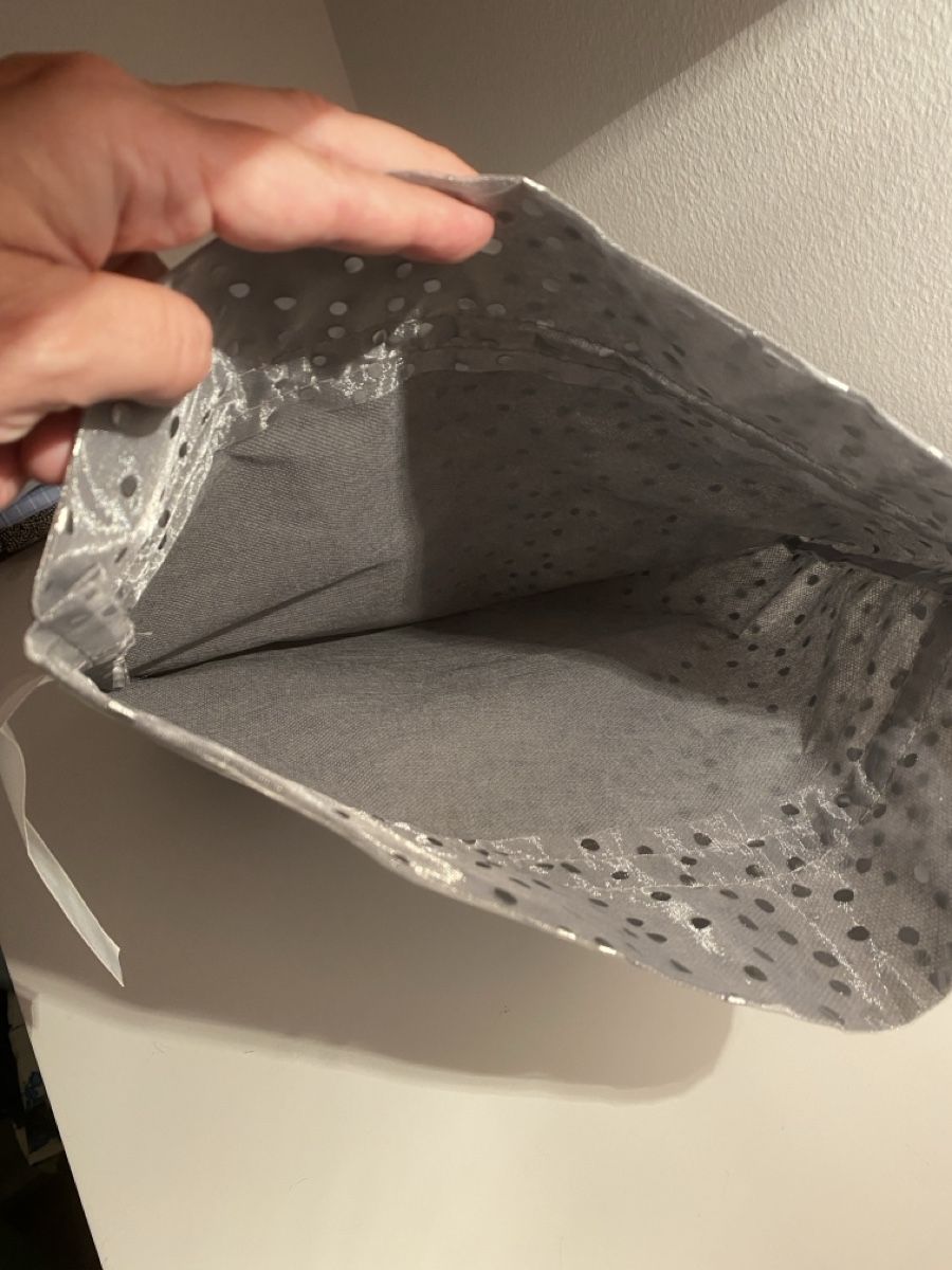 Sacs: Geschenkbeutel Stoff grau-silber Punkte Ca. 46-32 – Neuf (Voir description) à Flawil par sonnengeist 2