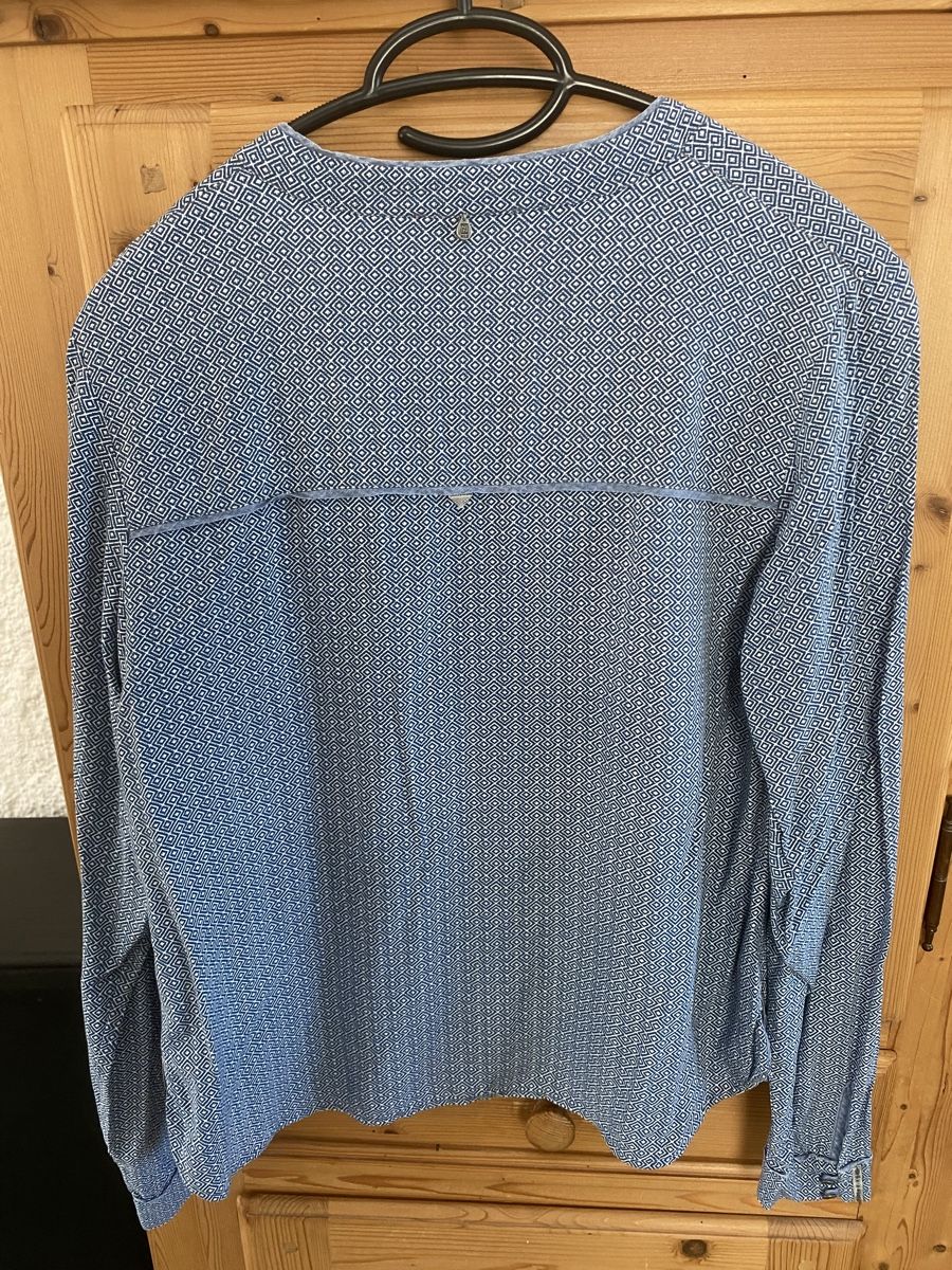 Nile Blusen: Bluse NILE 100% Viskose blau Grösse S  – Gebraucht aus Ettenhausen TG von Rainbow71 1