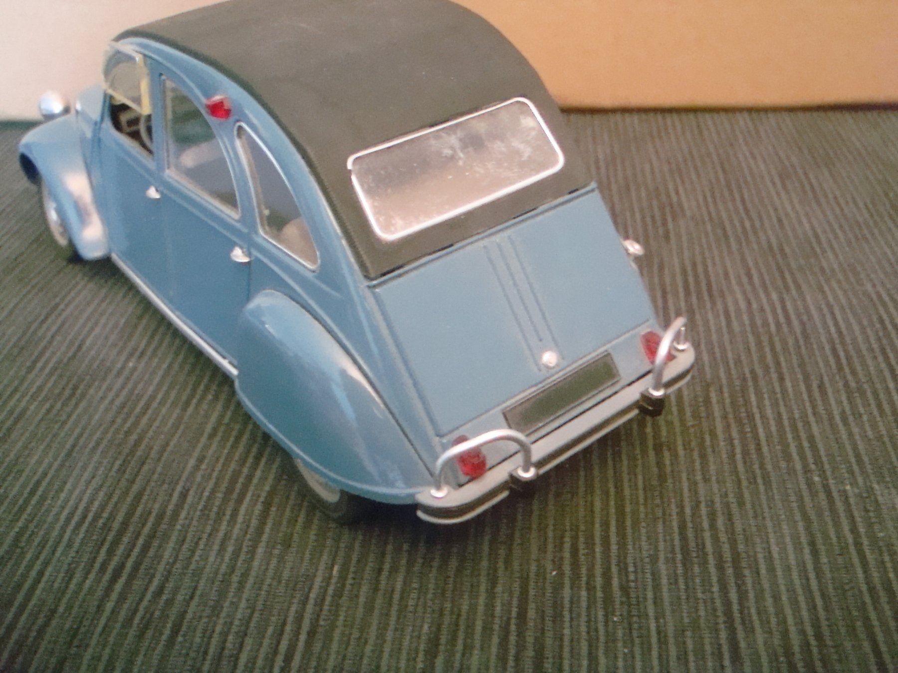 Solido Modellini d'auto: Solido - Citroen 2CV - Ente - 1/17 – Usato da Neuenegg venduto da flohcante 3