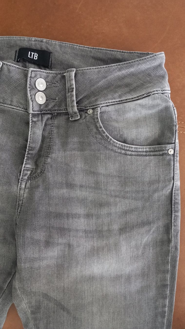 Jeans: Jeans LTB Molly M 27/30 grau – Usato da Eggersriet venduto da Taylorjam 4
