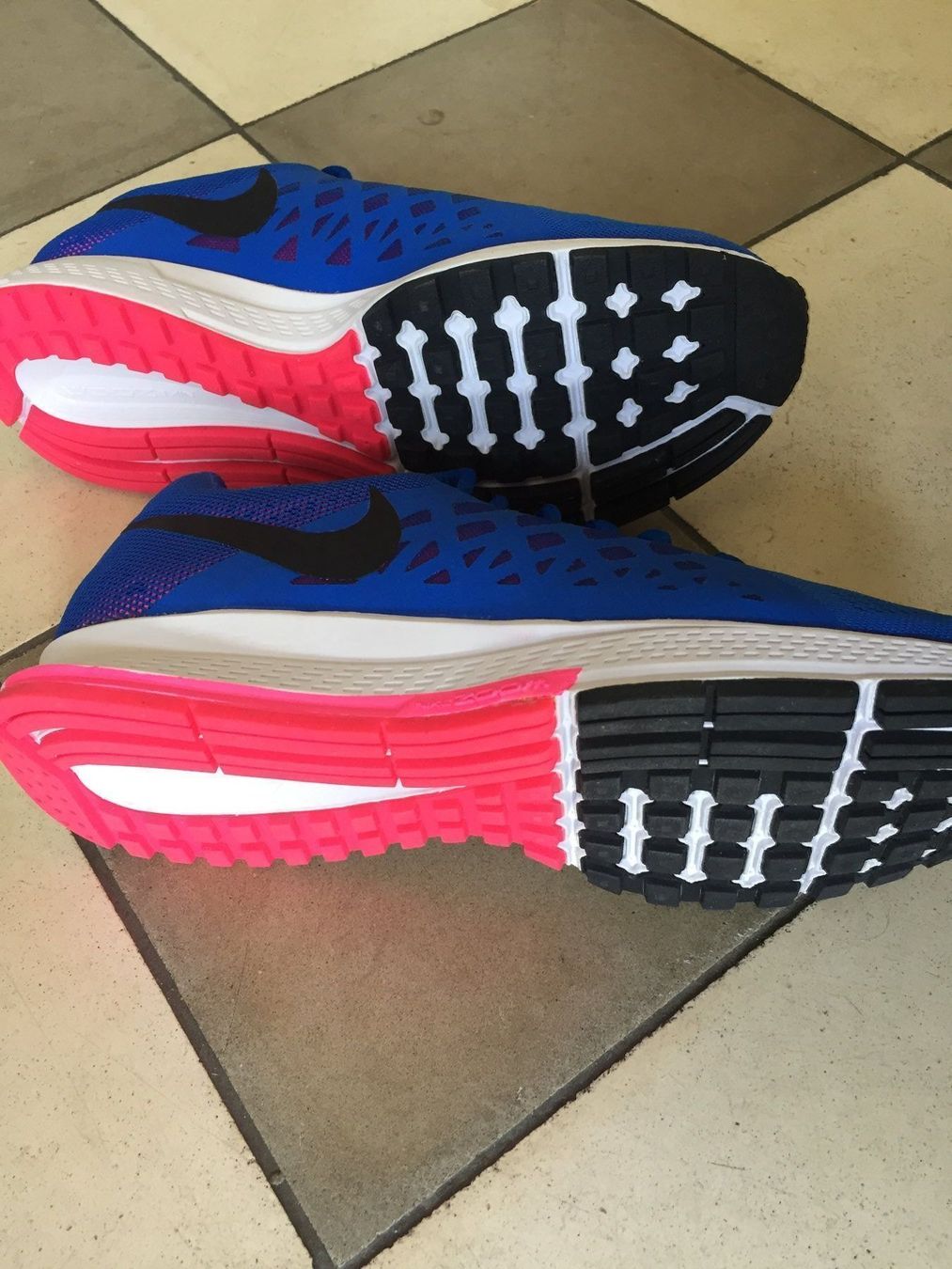 Nike Scarpe da donna: NIKE, Damen-Runningschuhe, Gr.38 – Nuovo e nell'imballaggio originale da Eglisau venduto da vfe7 3