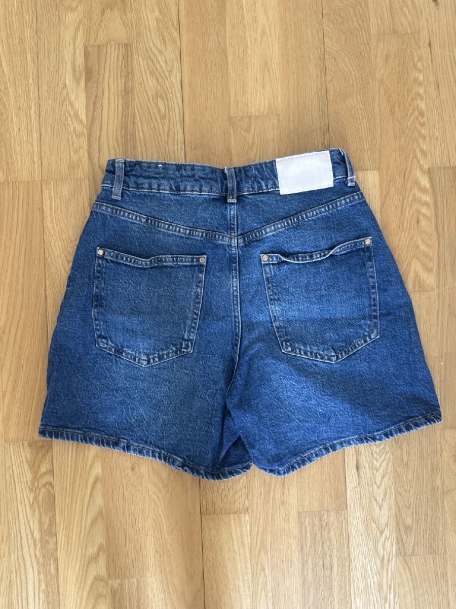 Zara Jeans: Denim shorts  – Neu (gemäss Beschreibung) aus Bern von Paramagurunathan 1
