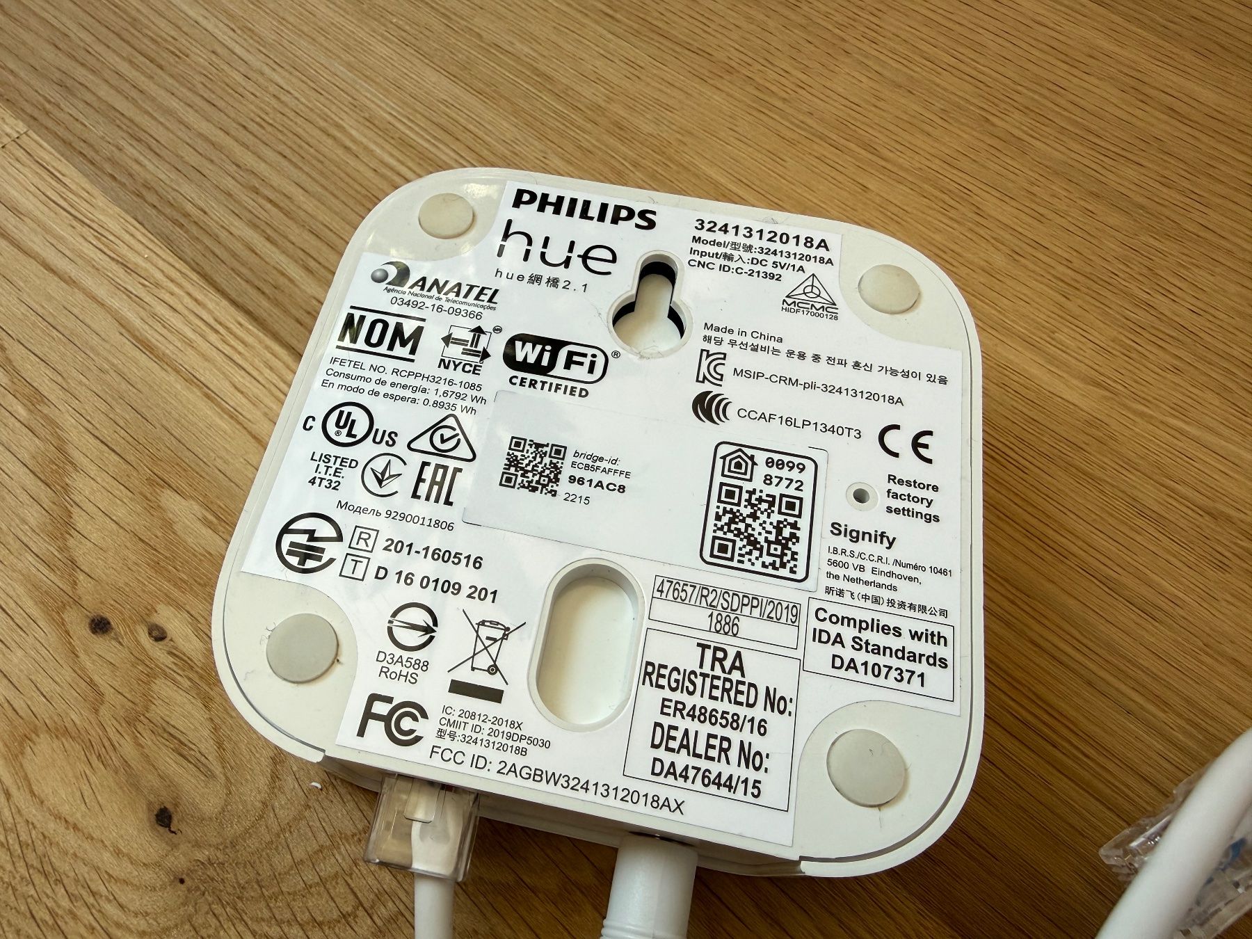 Philips Hub & Switch: Hue Bridge – Usato da Dietikon venduto da JamaisVu. 3