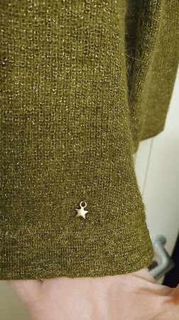 Pull maille en laine vert kaki doré Des Petits Hauts