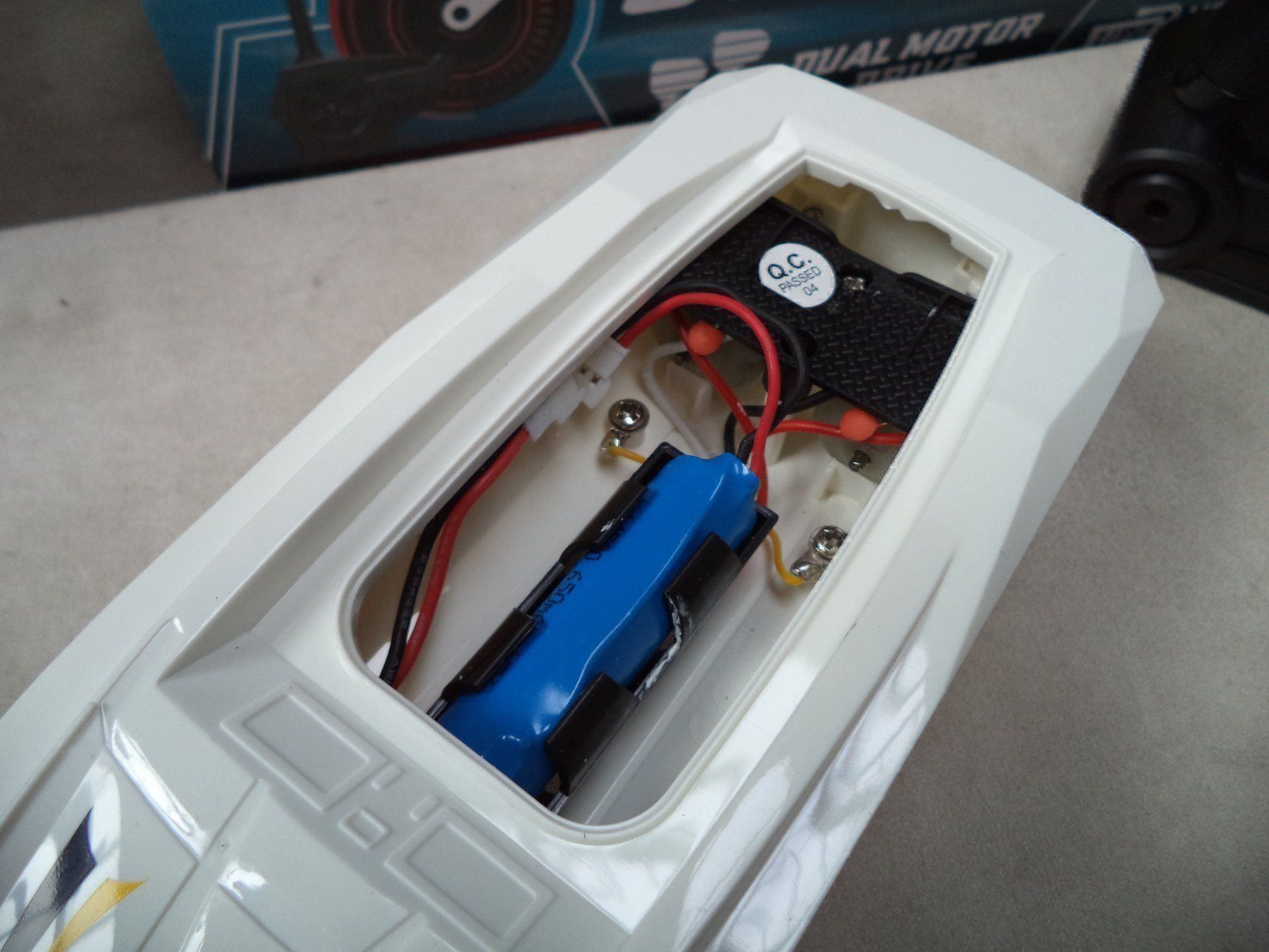 Modellismo RC: Kleines Renn Boat 8Km schnell – Nuovo e nell'imballaggio originale da Rieden AG venduto da Wirth03 3