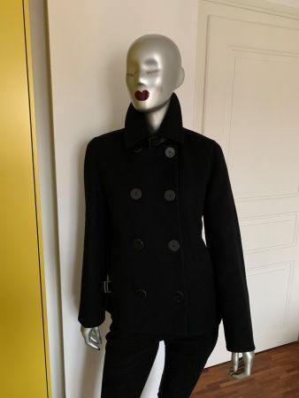 AKRIS: Lässige schwarze Woll-Jacke mit Lederapplikation, 36