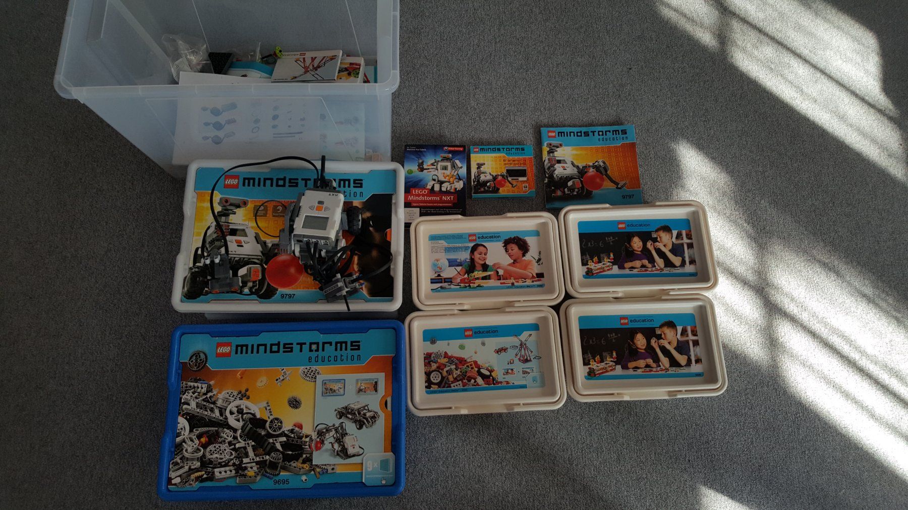 Lego Giocattoli: Lego Mindstorm Roboter und 4 Lego Education Sets – Usato da Bächli (Hemberg) venduto da reschel