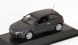 Alfa Romeo 147 Phase II 2004-2006 schwarz met.       1:43