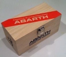 Abarth Assetto Corse Kiste Holzkiste Original Merchandising