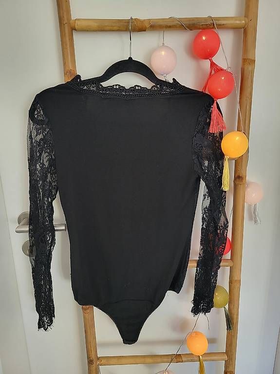 Top: Body – Usato da Ecuvillens venduto da loloall 1
