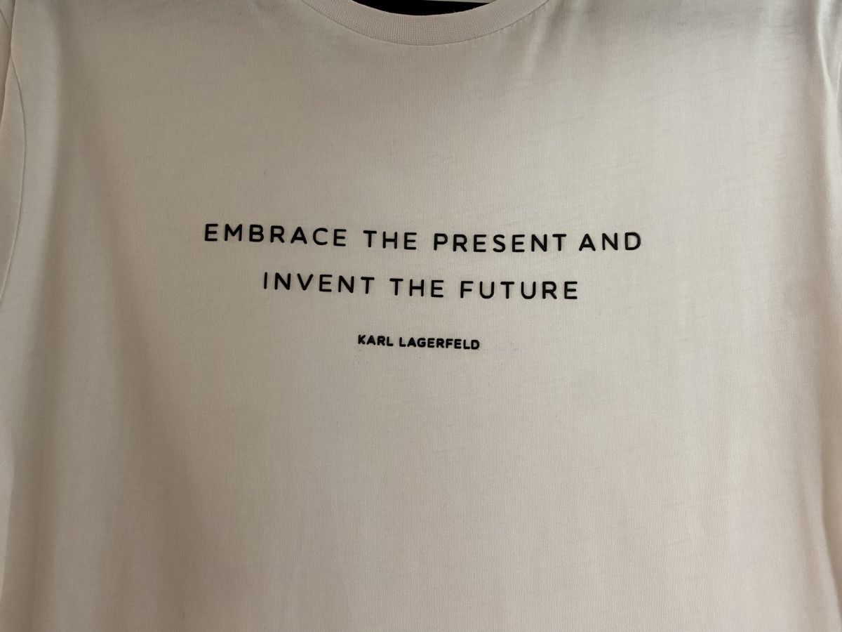 Karl Lagerfeld T-shirt: Karl Lagerfeld T-Shirt – Usato da Wetzikon ZH venduto da Deba26 1