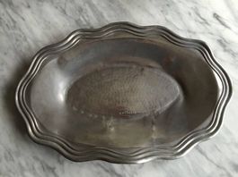 Étain plat Chanal 1900. Prix soldé.