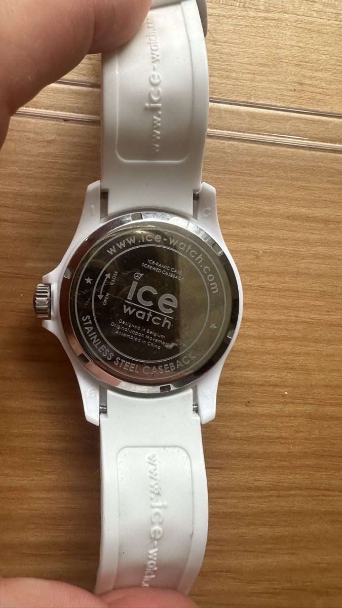 Ice watch Orologi: Ice Swatch Uhr weiss  – Usato da Scuol venduto da Lolo13579 1