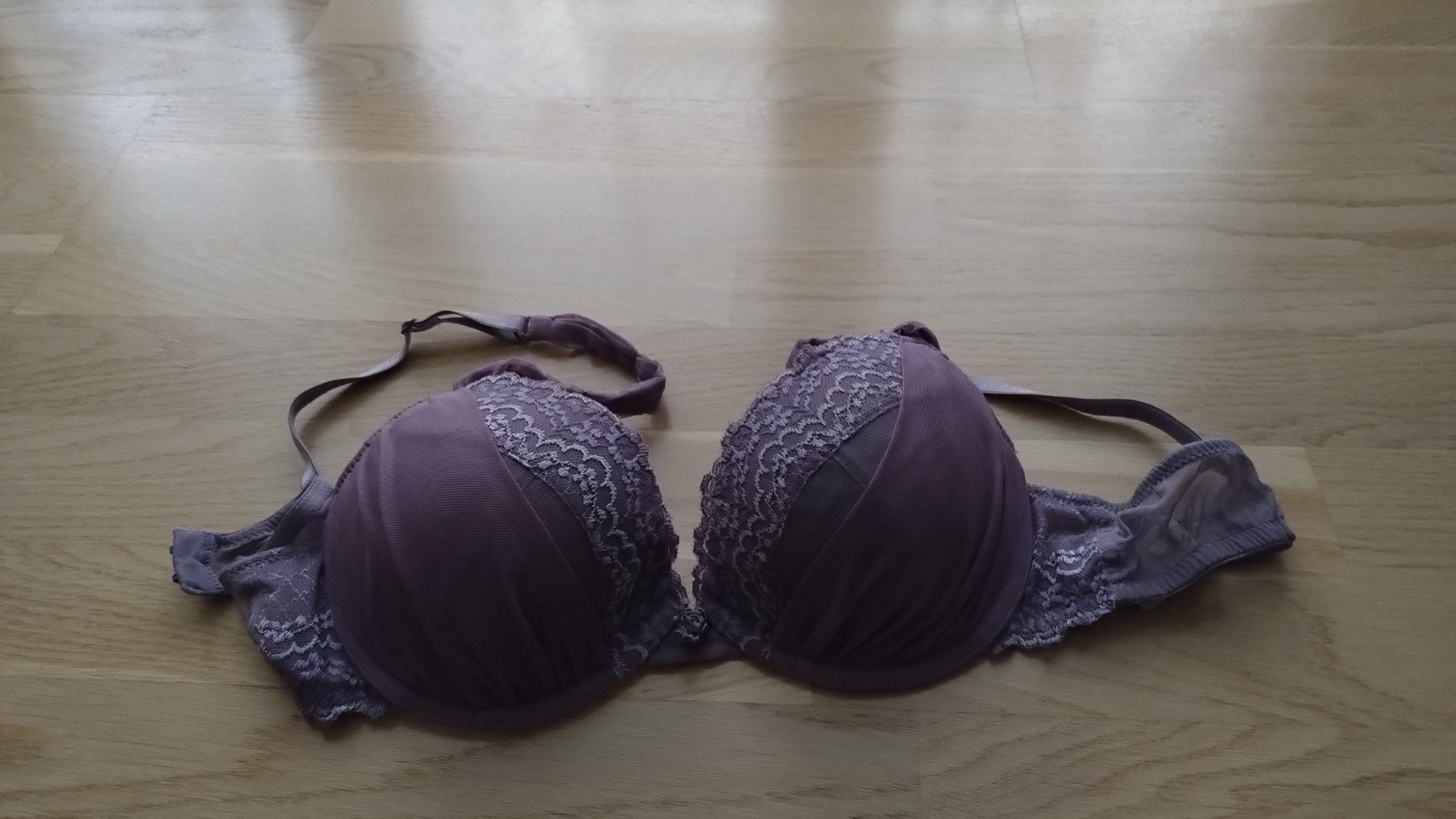 Sonstige Unterwäsche: sehr schöner BH 75 B – Gebraucht aus Frauenfeld von Tropariana