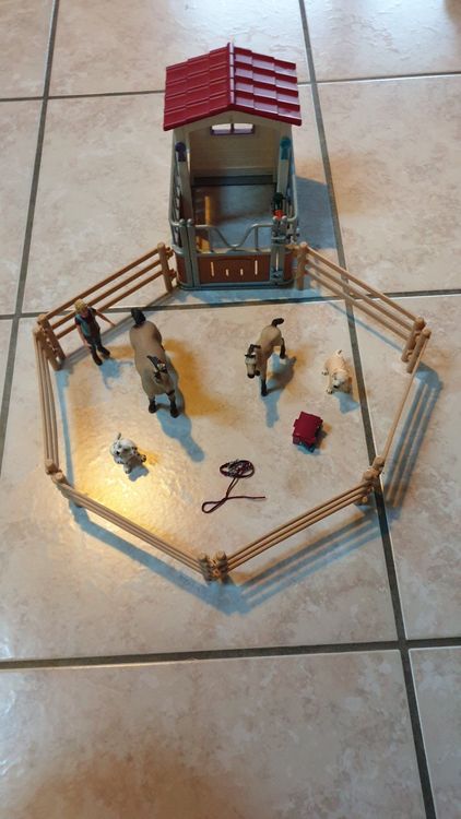  Schleich Pferdebox 