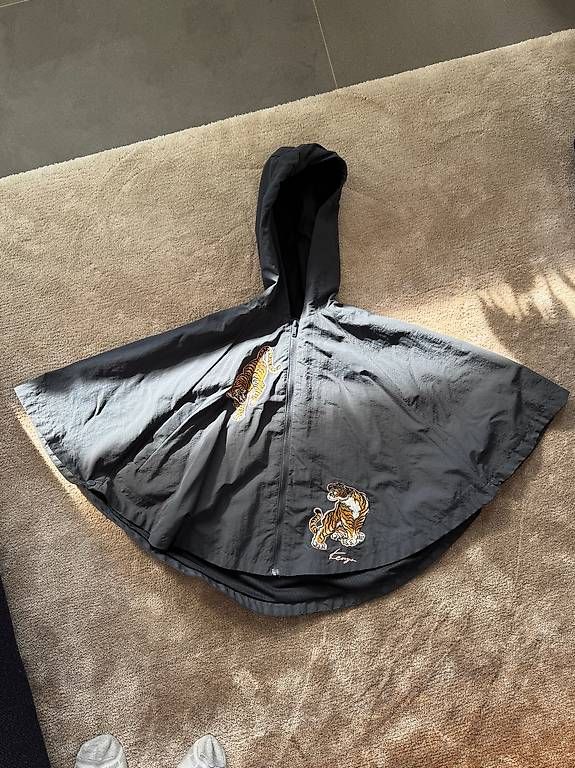 Kenzo Altro in  Abbigliamento & Accessori: Kenzo Regenponcho – Usato da Zürich venduto da mic_key