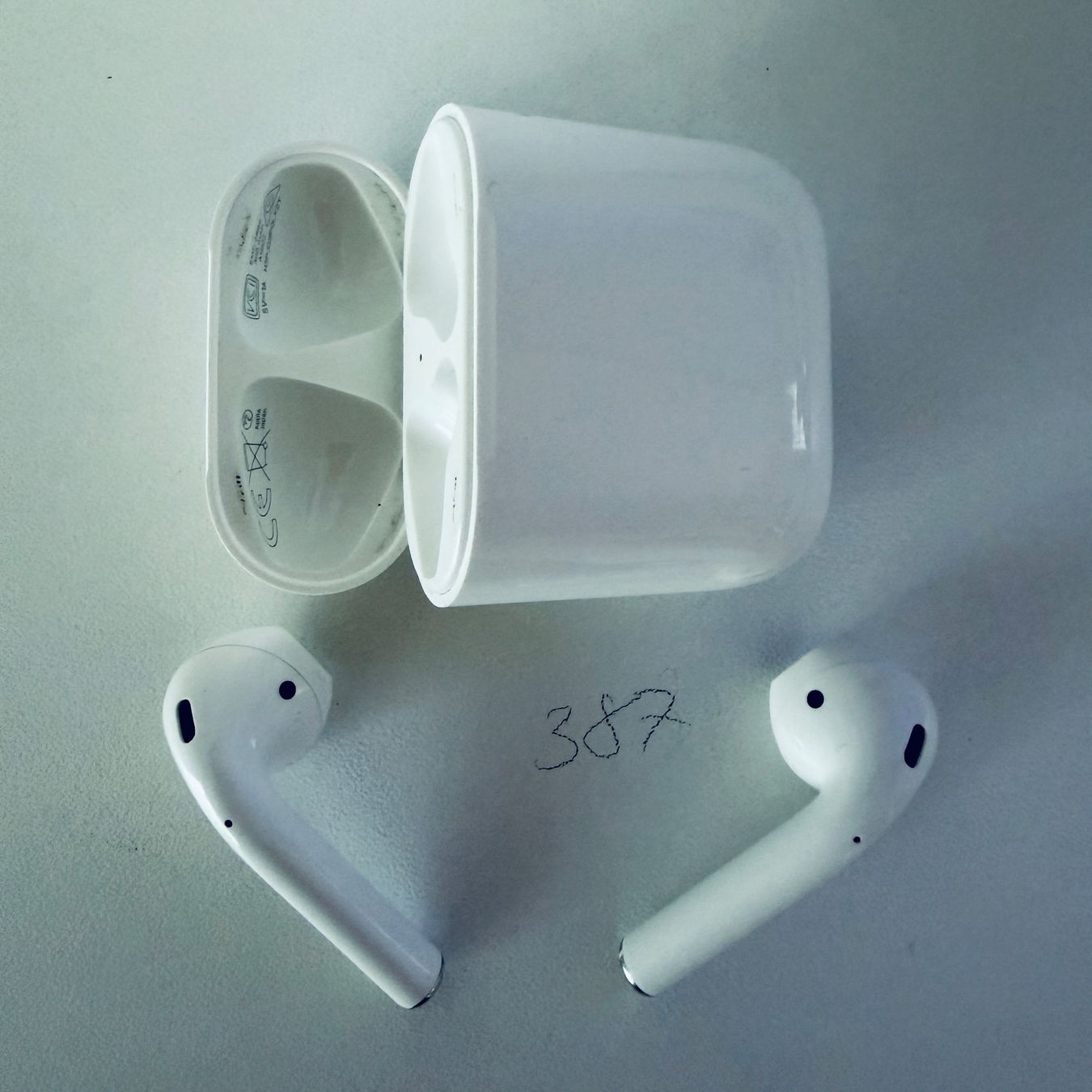 Apple Cuffie: Original Apple AirPods 2 Gen. Wireless Kopfhörer & Case – Usato da Basel venduto da MY.AIRPODS.SHOP 2