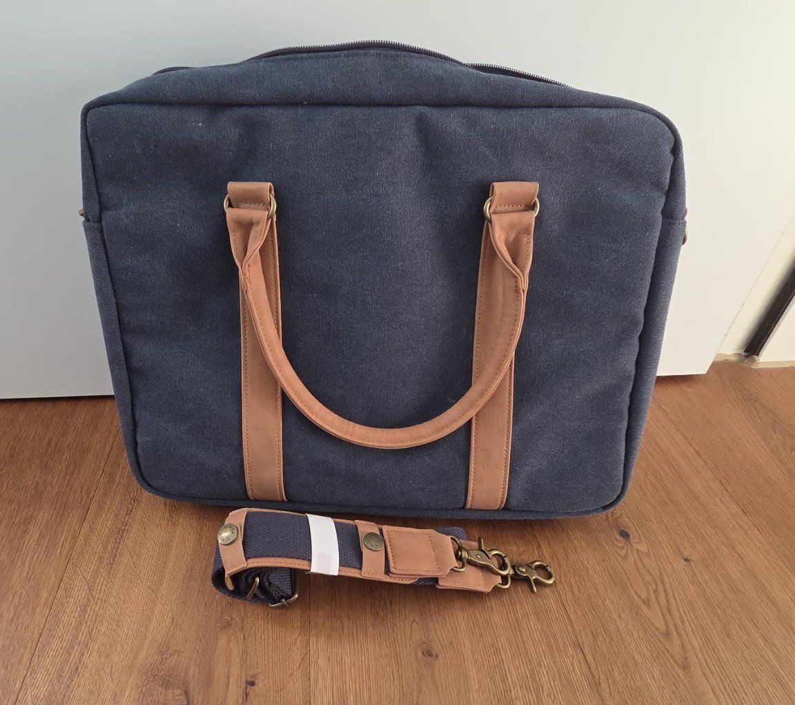 Taschen: VINGA Bosler Computertasche – Neu (gemäss Beschreibung) aus Engelberg von ben_w6lm