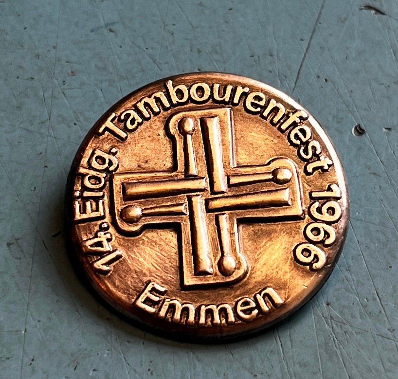 Placchette & Badge: 14. Eidg.  Tambourenfest 1966 Emmen – Usato da Obernau venduto da Wgnom