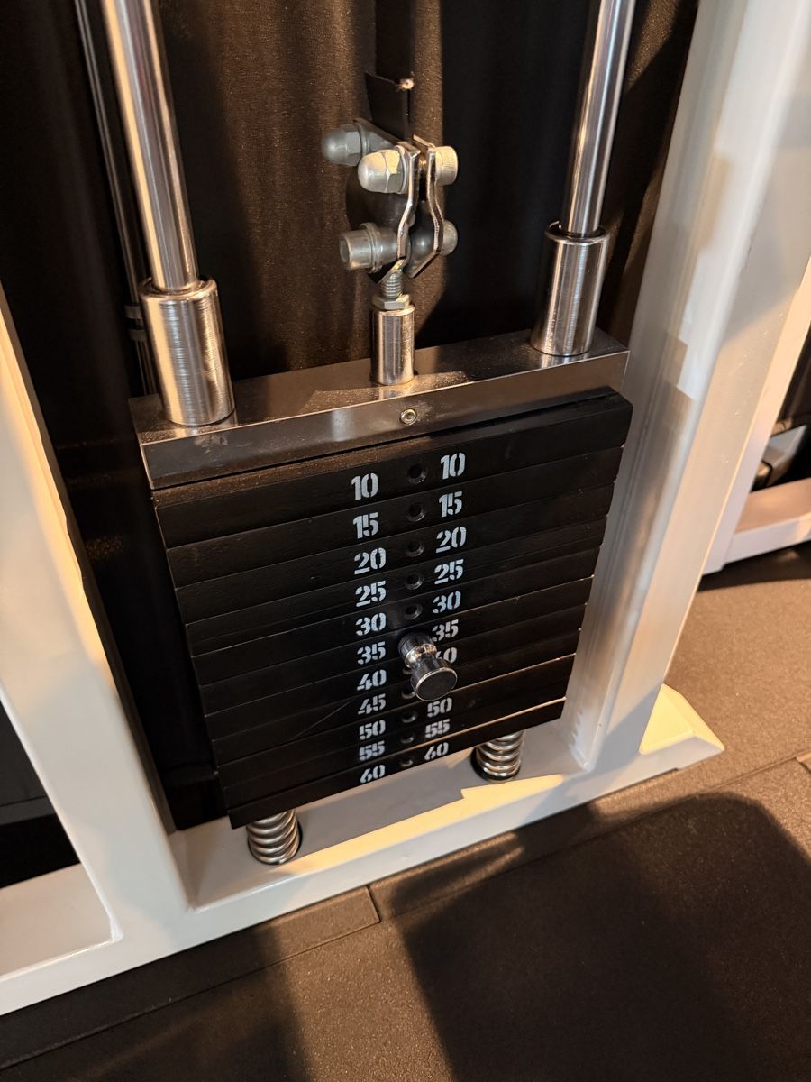 Vélos d'appartement: HBP Trizeps-Curls Maschine – D'occasion à Erlinsbach par L.S.. 2
