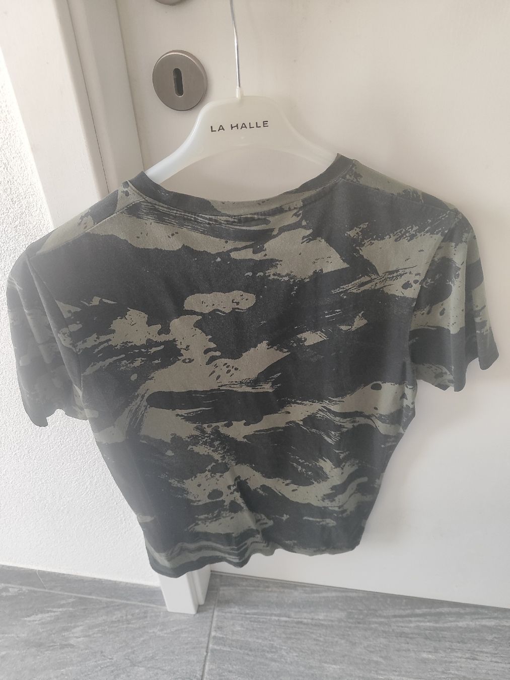 T-shirts: T-shirt Black Squad camouflage taille S – D'occasion à Vétroz par mrcl01 3