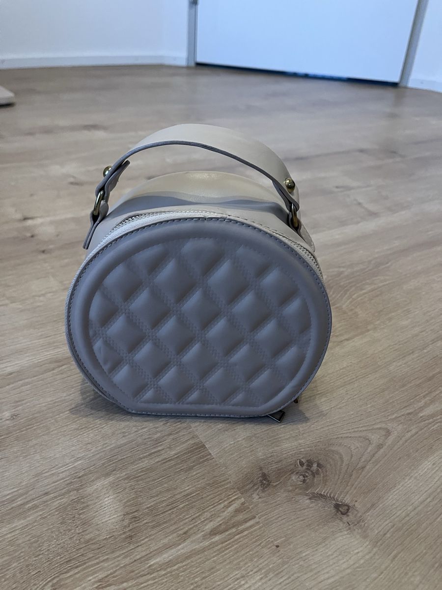 Shein Taschen für Damen: Handtasche rund, hellbeige – Gebraucht aus Bremgarten AG von arl_8nbf 4
