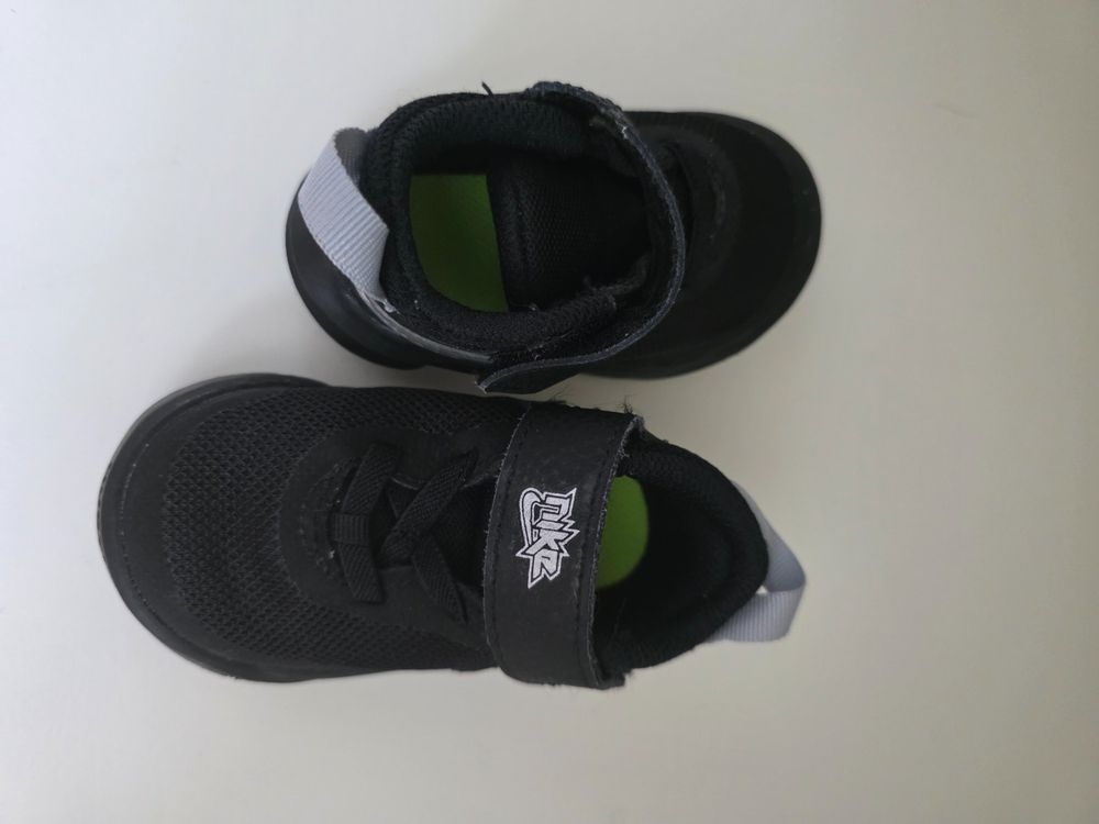 Nike Chaussures garçon: Nike Sneaker Kleinkind Gr. 19.5, schwarz, neu – Neuf (Voir description) à Dättwil AG par Njo_x88j 2
