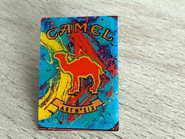 Pin Camel