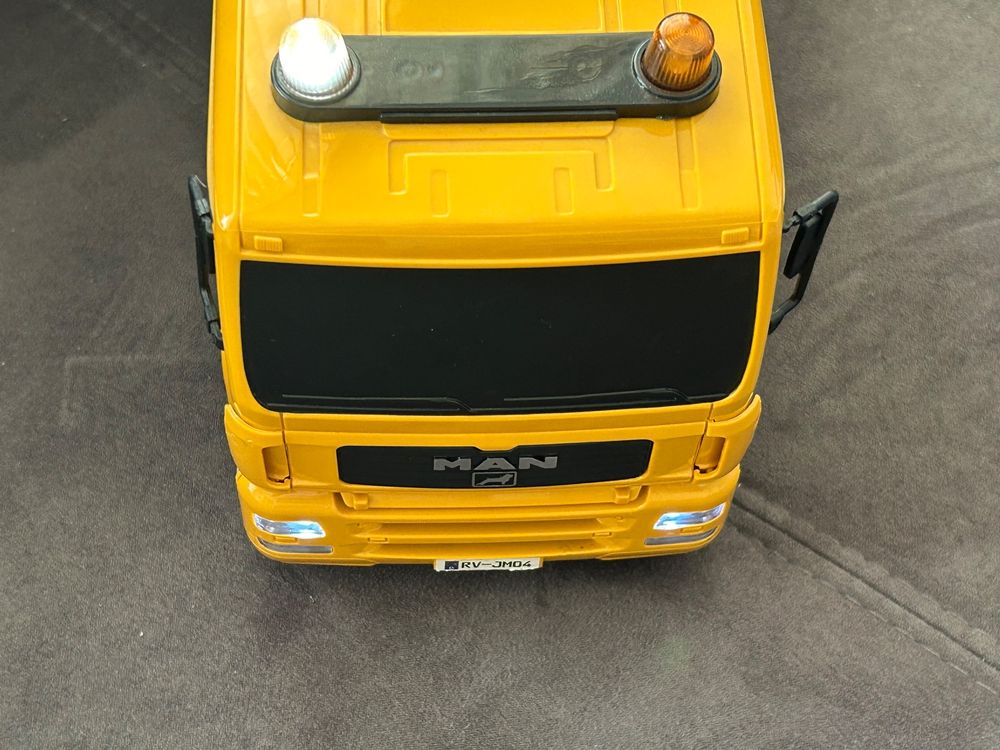 lkw-ferngesteuert-kabellos-mit-licht-drehlicht-kaufen-auf-ricardo