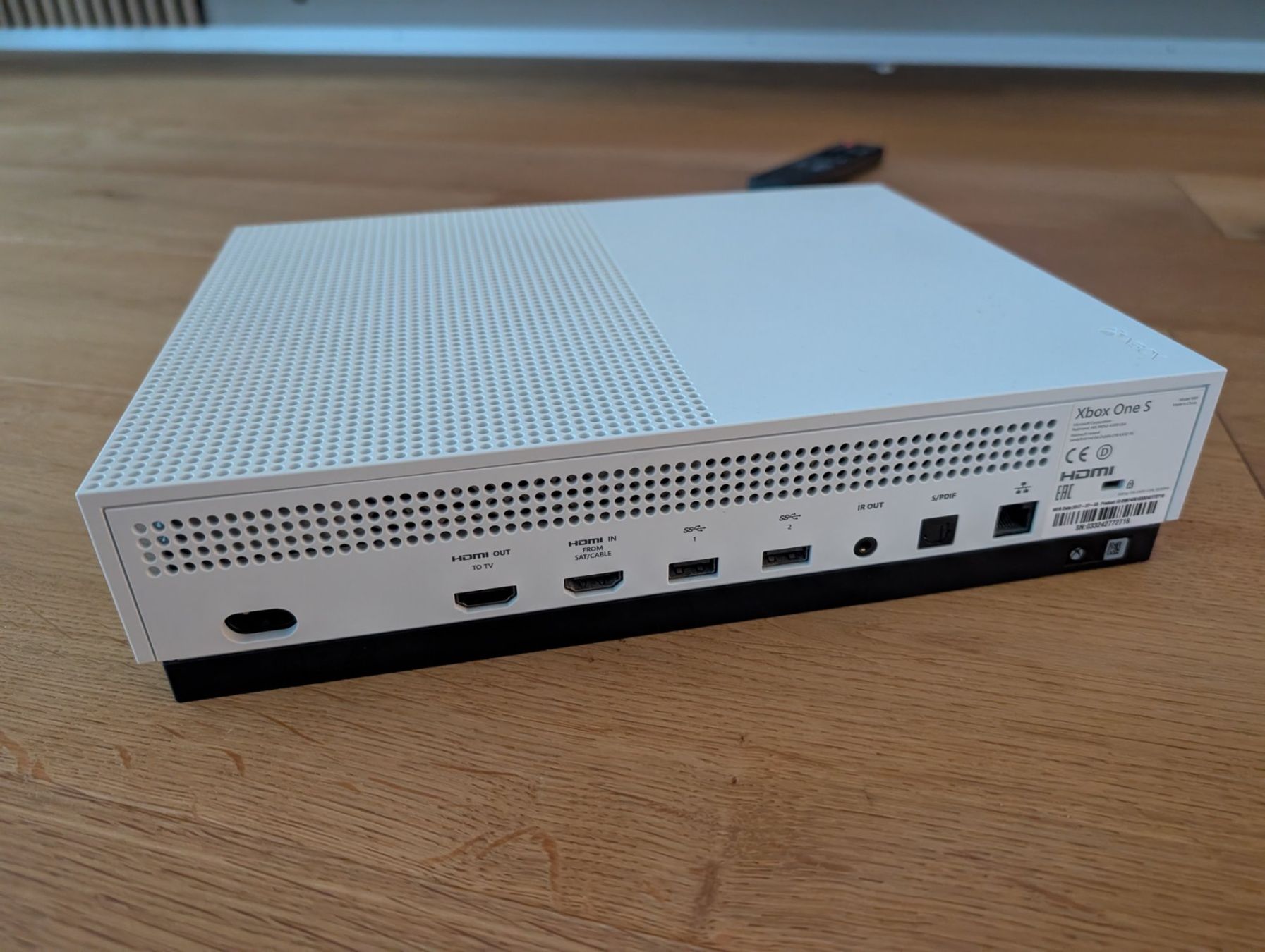 Microsoft Consoles: Xbox One S 500 GB – D'occasion à Zollikofen par tantun 1