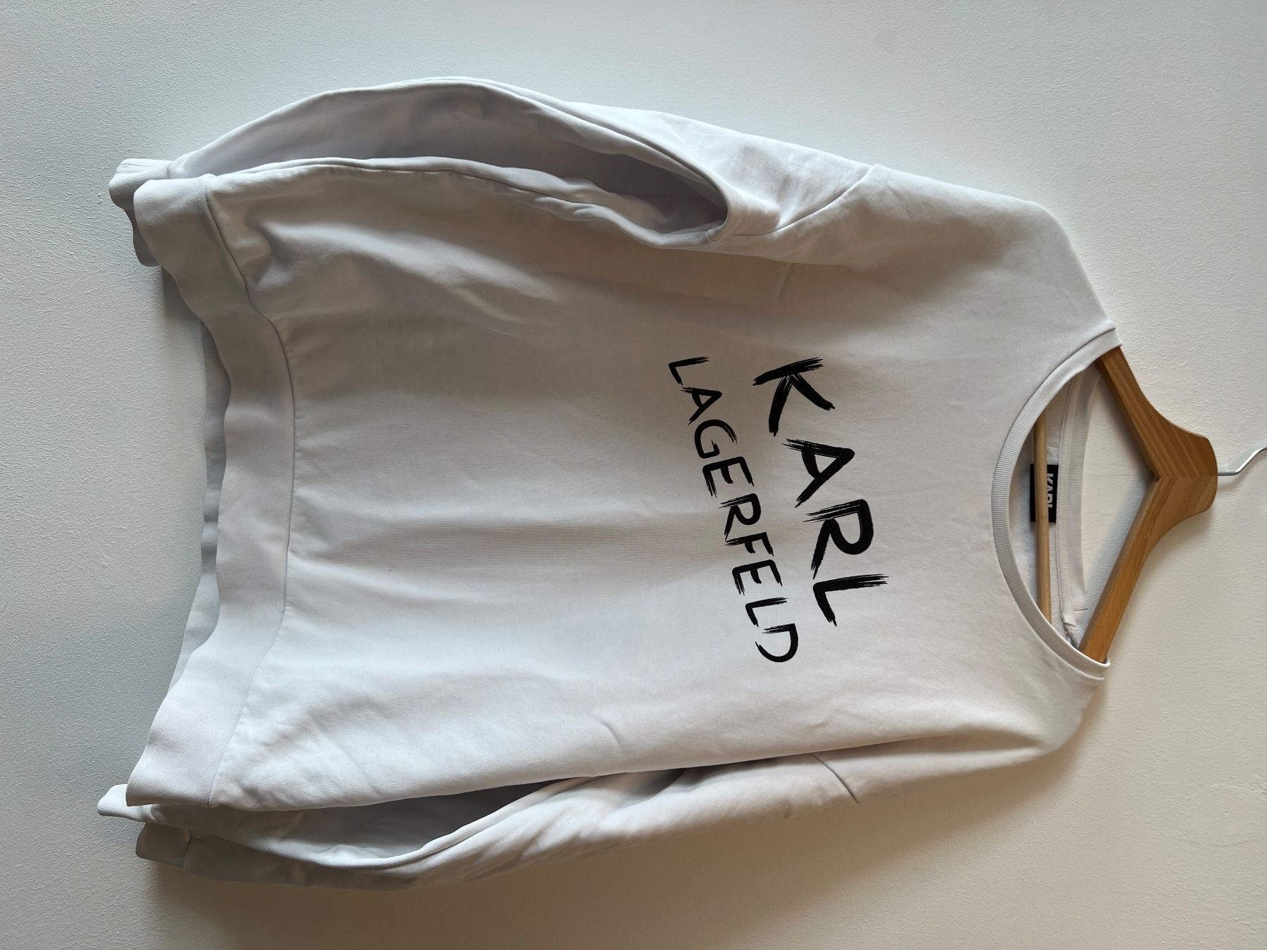 Karl Lagerfeld Maglioni & Felpe: Karl Lagerfeld Sweatshirt – Usato da Schlieren venduto da svenbaettig