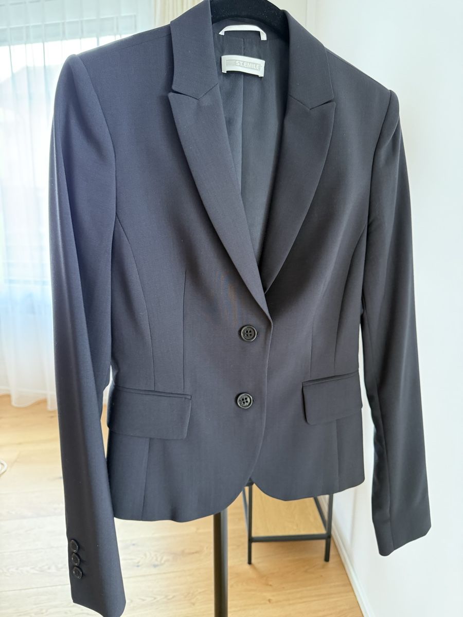 Jacken: Stylish St. Emile Blazer - Size S like new! – Gebraucht aus Altendorf von Alovely