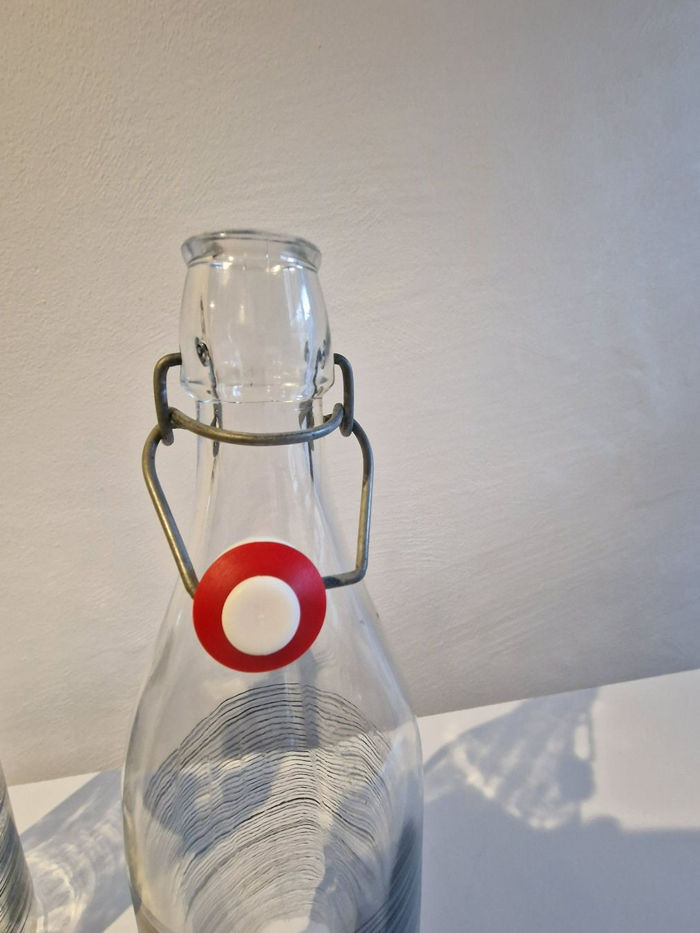 Altro in Stoviglie & Bicchieri: Glas Flasche mit Verschluss, 1L – Usato da Pfäffikon SZ venduto da Maijecka 2