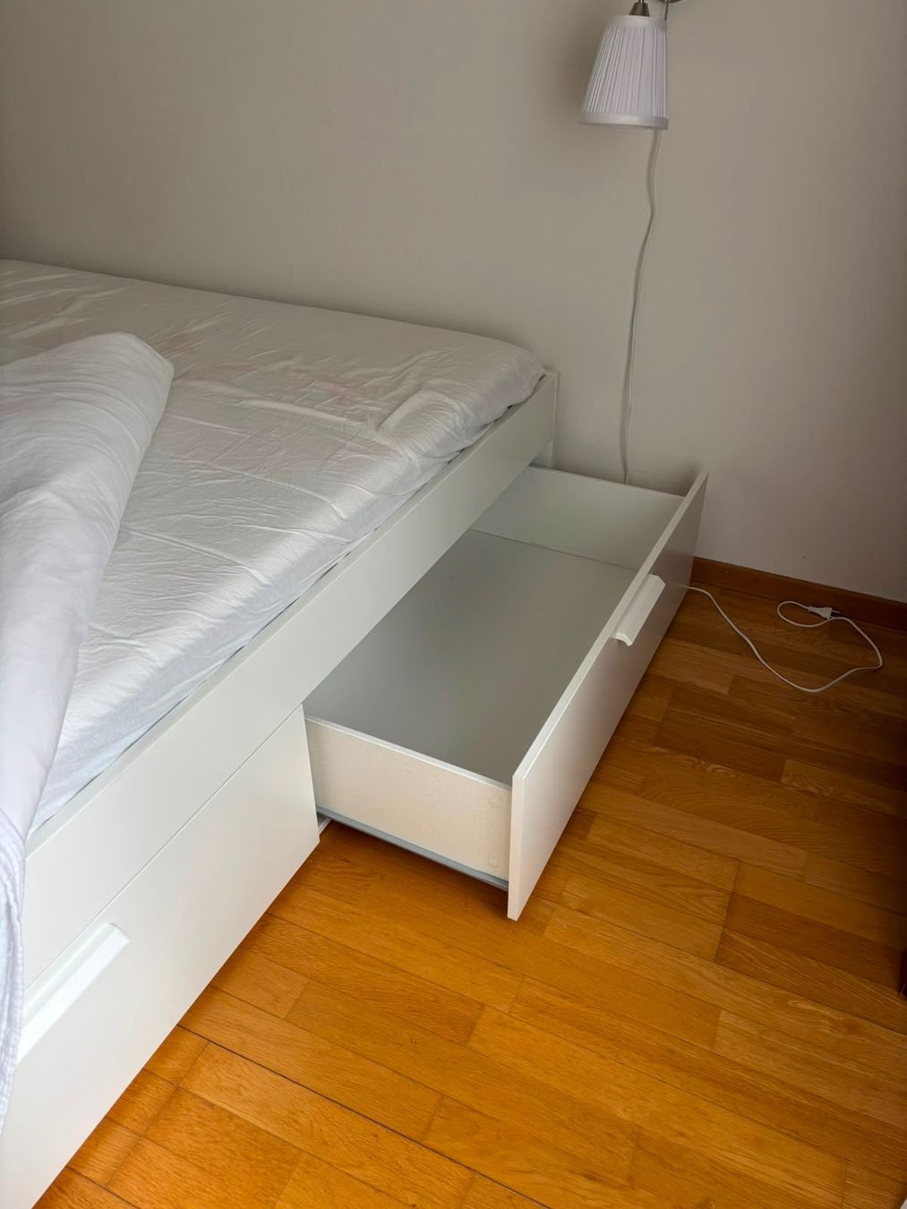 Ikea Betten: White Bed with Drawers Great Condition – Gebraucht aus St. Gallen von clairebland23 2