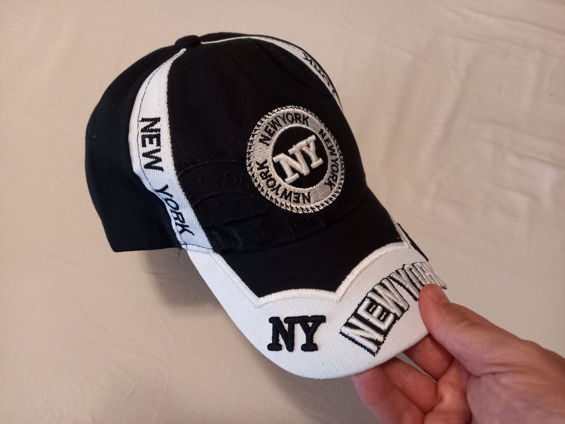 Copricapi, berretti & cappellini: Baseballkappen New York Sport Black – Nuovo e nell'imballaggio originale da Lausanne venduto da FASHION-WORLD-SHOP