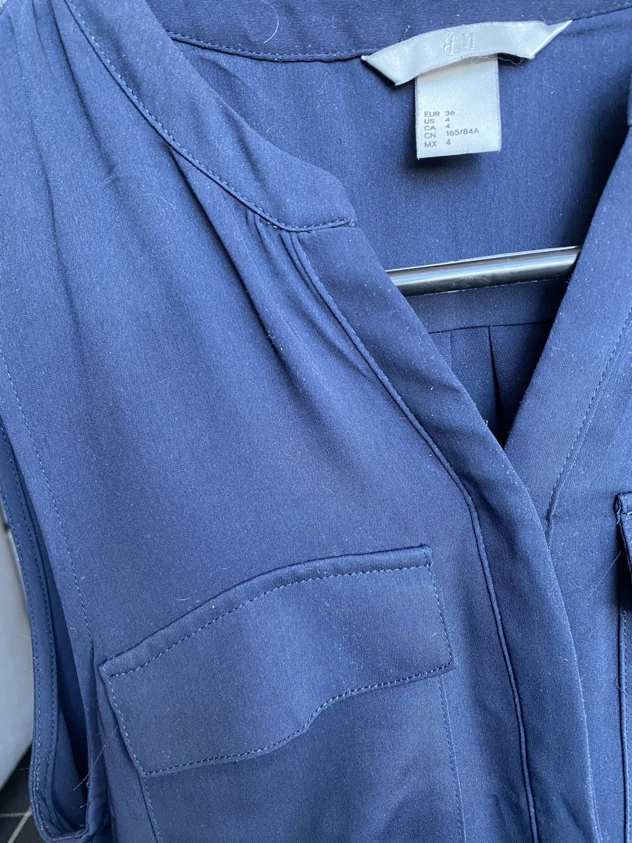 H&M Kleider: Robe H&M bleu marine – Gebraucht aus Essertines-Yverdon von Alice977 1