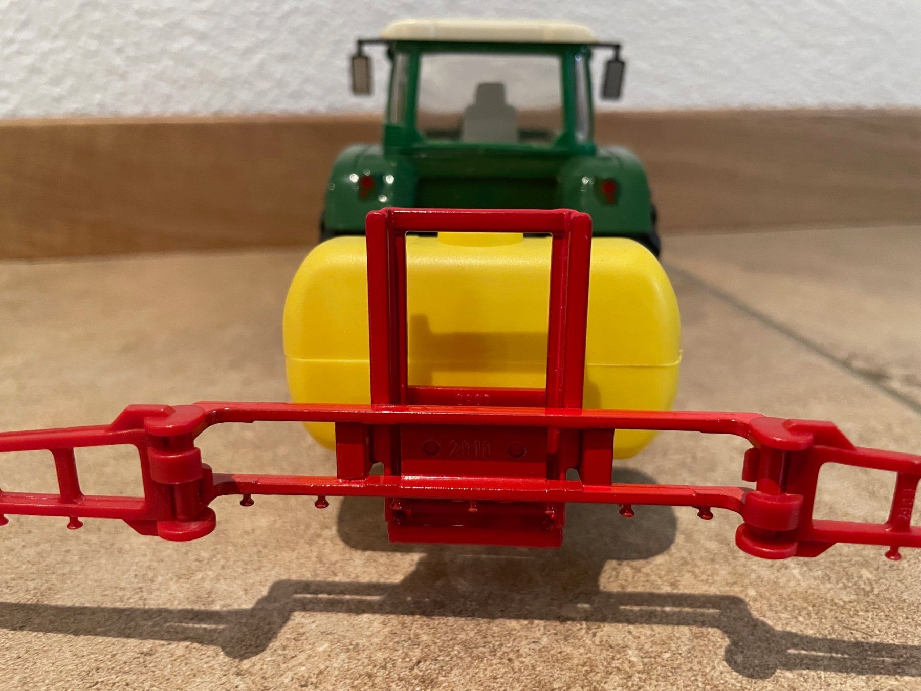 Fendt Trattori: SIKU Fendt 716 mit Spritze – Nuovo e nell'imballaggio originale da Kreuzlingen venduto da Stefan1150 6