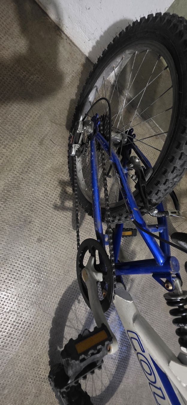 Veicoli per bambini: Kinder Velo 20 zoll – Usato da Solothurn venduto da mar_8qf8 2