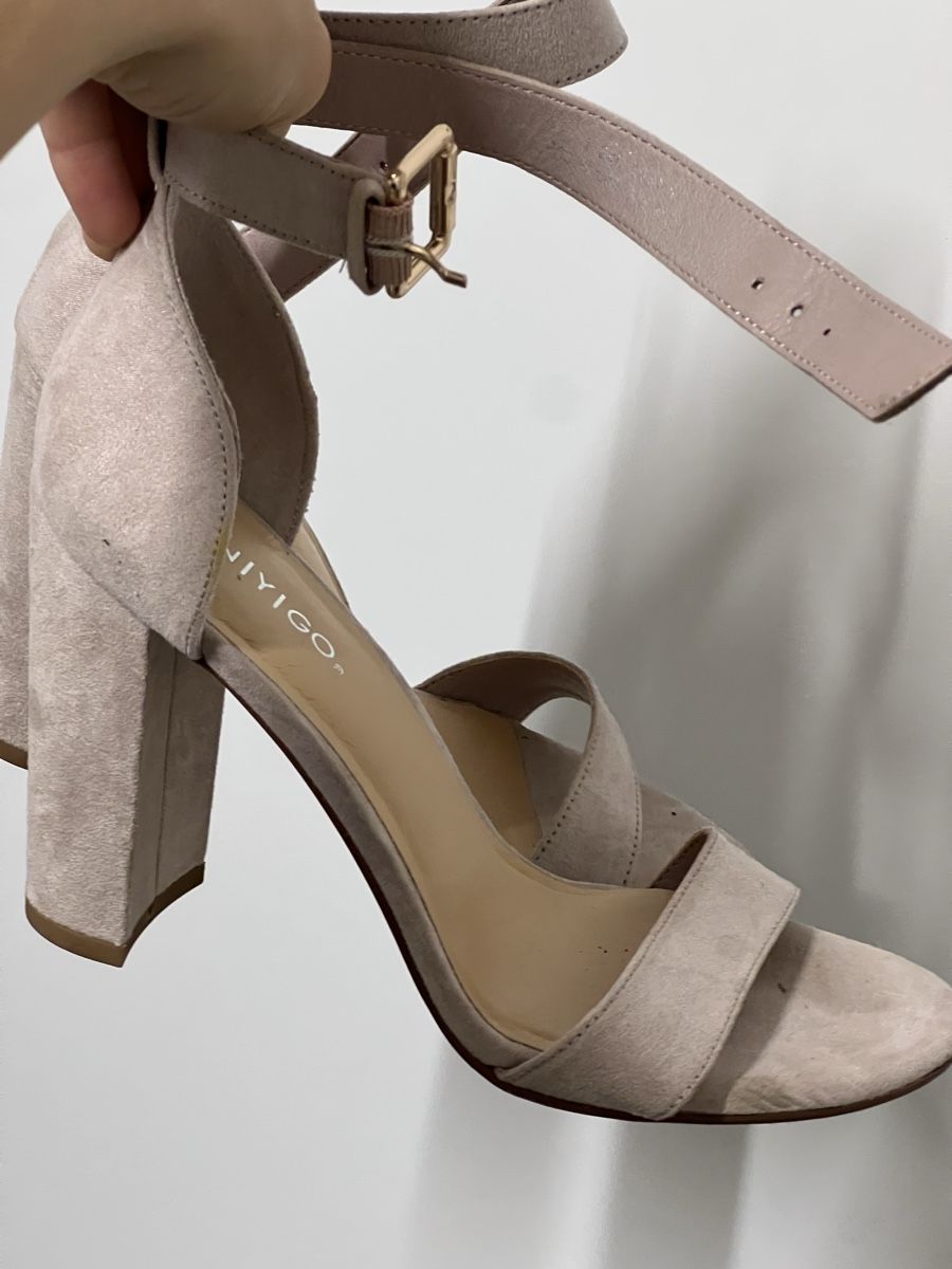 Scarpe da donna: Sandalen mit Absatz, hellrosa, Grösse 37 – Usato da Urdorf venduto da ines.tr96