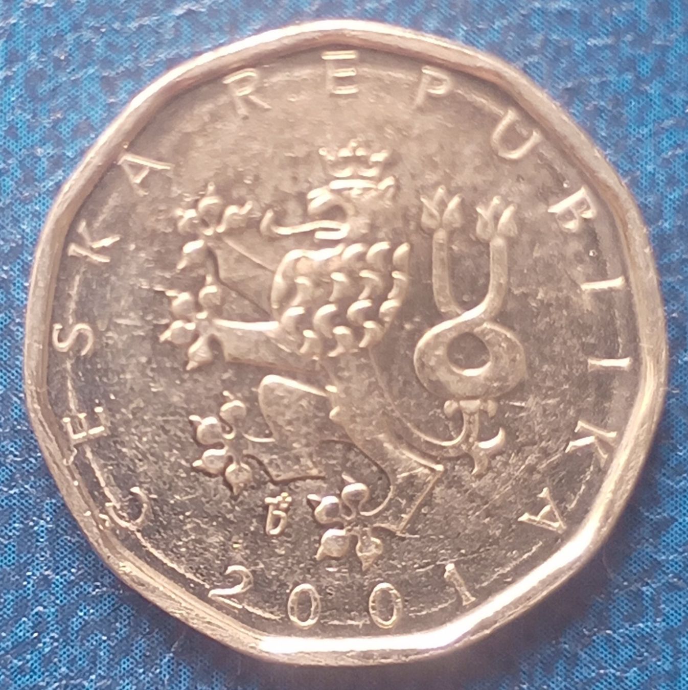 Alle Münzen: TSCHECHISCHE REPUBLIK - 2 KRONEN - 2001 - REPÚBLICA CHECA – Gebraucht aus Tobel von fuertinero 1