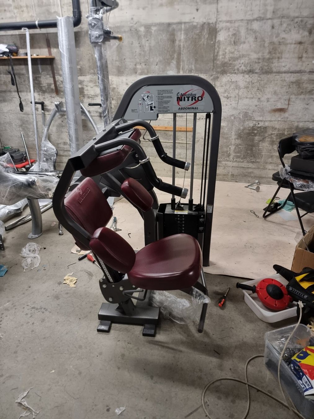 Nautilus Hometrainer: Kraftstation Nautilus Nitro Bauchmuskeltrainer Rot – Gebraucht aus Aarau von Aboudx 1