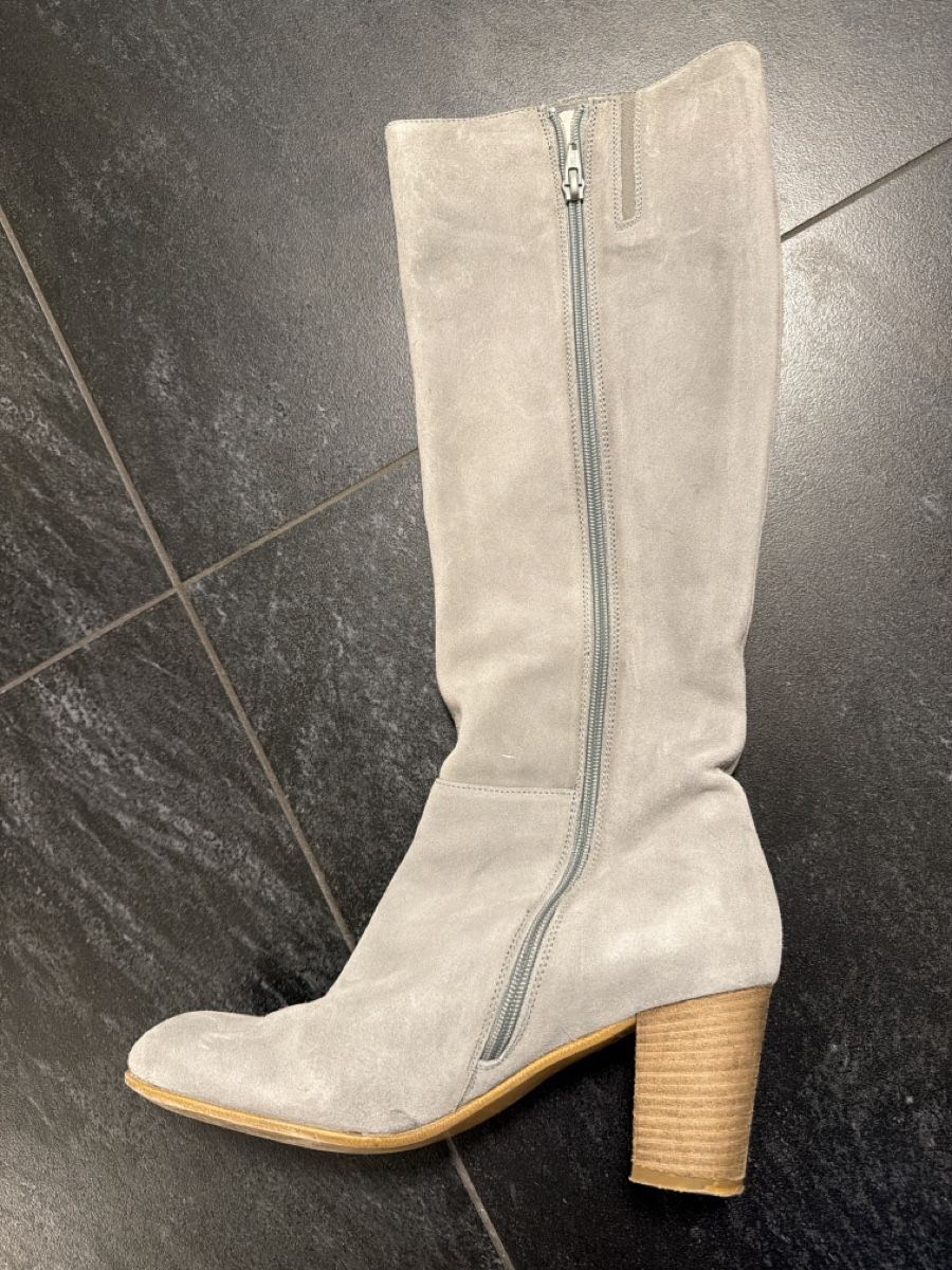 Scarpe da donna: Stiefel Grau Wildleder Grösse 40  – Usato da Däniken SO venduto da NBdesign 1