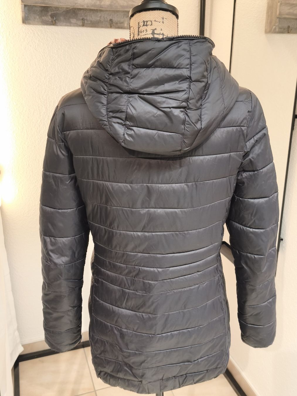 Mäntel: Schwarze Stepp Jacke Grösse M – Neu (gemäss Beschreibung) aus Emmetten von SecondhandSiska 3