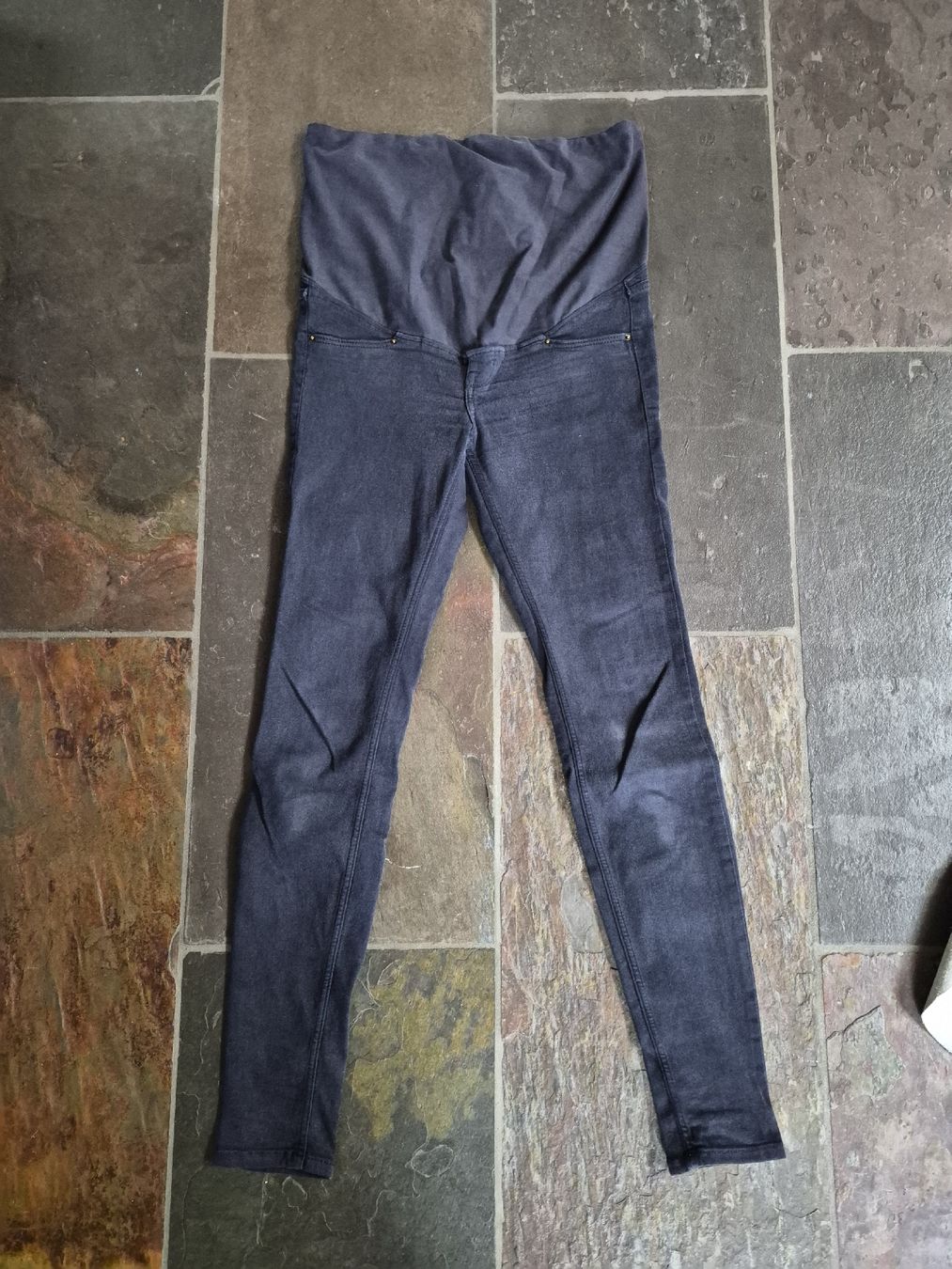 H&M Jeans: Umstandsjeans dunkelblau Gr. 36 – Usato da Felsberg venduto da reb_9rpn